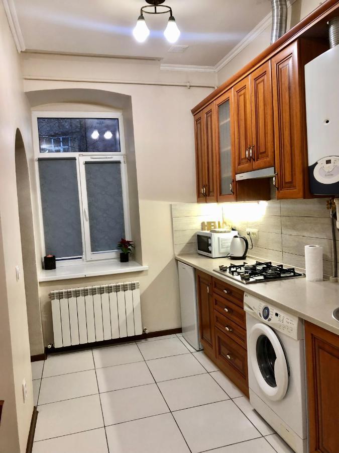 Old City Apartment With Parking Lviv Bagian luar foto